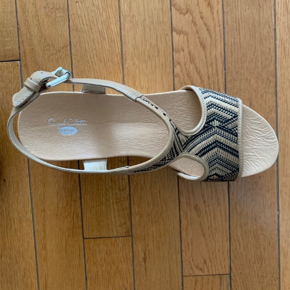 Dr. Scholl's Original Collection Platform Sandals - Picture 4 of 10